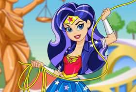 DC Superhero Girls - Wonder Woman Dress-Up